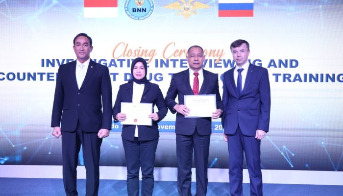 BNN dan RUSIA Tutup Pelatihan Investigative Interviewing dan Counter Illicit TUTUP PELATIHAN Drug Trafficking