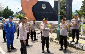 Kapolda Jabar Hadiahi Umroh Kepada Personel di Tengah Kunjungannya di Polres Banjar