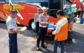 Polres Ciamis Lakukan Pengecekan Kendaraan dalam Rangka Operasi Zebra 2025, Kapolres Tegaskan Komitmen Keselamatan Pengguna Jalan