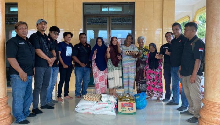 Forwakum Sergai Salurkan Puluhan Paket Sembako untuk Warga Terdampak Banjir di Tanjung Beringin