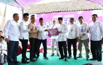 Bupati Tangerang Simbolis Berikan Bantuan Pemasangan Air PDAM Gratis Bagi 250 Warga Tanjakan Mekar