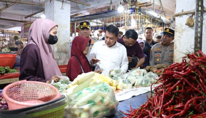 Jelang Liburan, Bupati Bareng Forkopimda Tinjau Harga Sembako