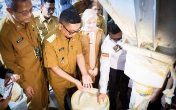 Tinjau Penggilingan di Serang, Gubernur Banten Andra Soni Pastikan Stok Beras Banten Aman Jelang Nataru