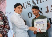 Wakil Gubernur Banten Salurkan Rp24,3 Miliar untuk Modal Usaha dan Jaminan Sosial