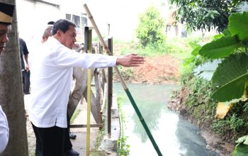 Bupati Maesyal Tinjau Progres Penanganan Banjir di Perumahan Permata Balaraja