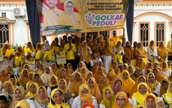 Intan Kembali Bagikan Ratusan Paket Sembako Gratis di Kecamatan Sepatan