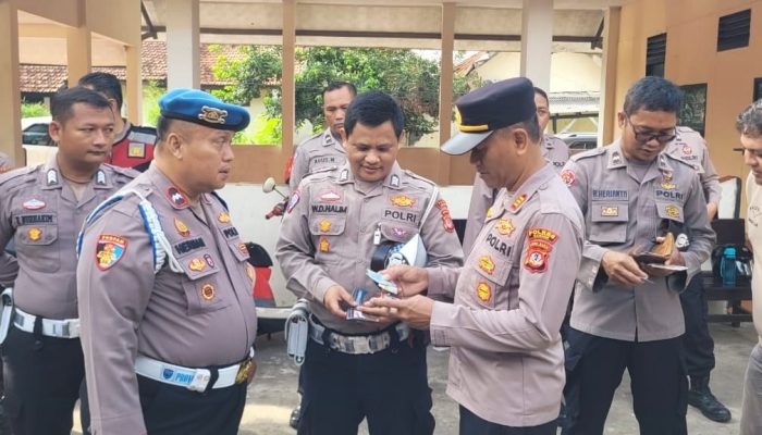 Propam Polsek Banjar Periksa Personil, Penegakan Disiplin (Gaktiplin)