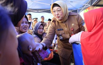 Intan Monitoring Pelaksanaan Gerebek Posyandu Desa Daon Rajeg