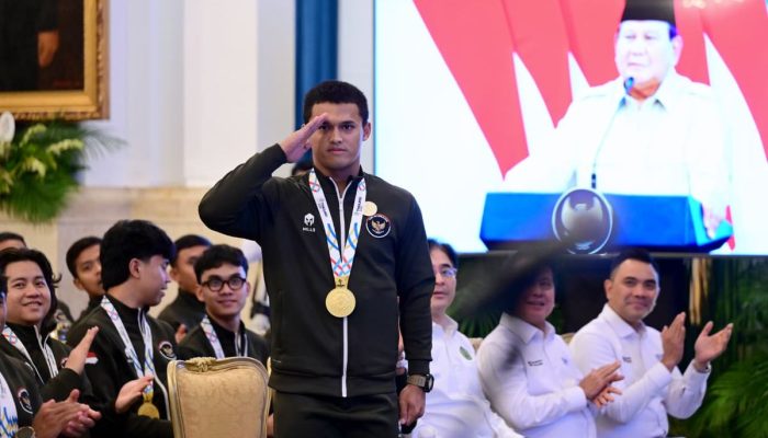 Lifter Asal Banten Rizki Juniansyah Diberi Kenaikan Pangkat Dua Tingkat Lebih Tinggi Jadi Kapten