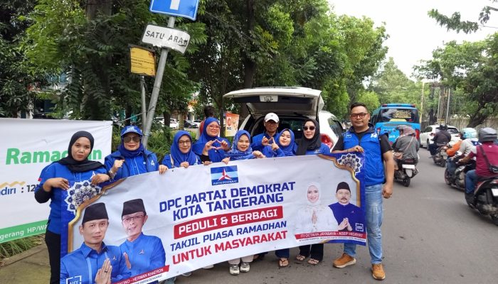 DPC Partai Demokrat Kota Tangerang Gelar Aksi Berbagi Takjil Ramadhan, Wujud Kepedulian untuk Masyarakat
