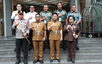 Gubernur Andra Soni dan Forkopimda Provinsi Banten Dengarkan Arahan Presiden Prabowo