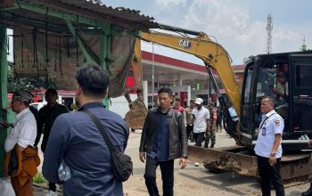 Kejari Kab Tangerang Dampingi Eksekusi Pengosongan Lahan di Pagedangan