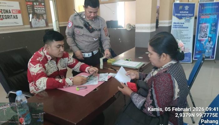 Satlantas Polres Tanjung Balai Hadirkan Program “Polisi Menyapa” di Satpas dan Samsat