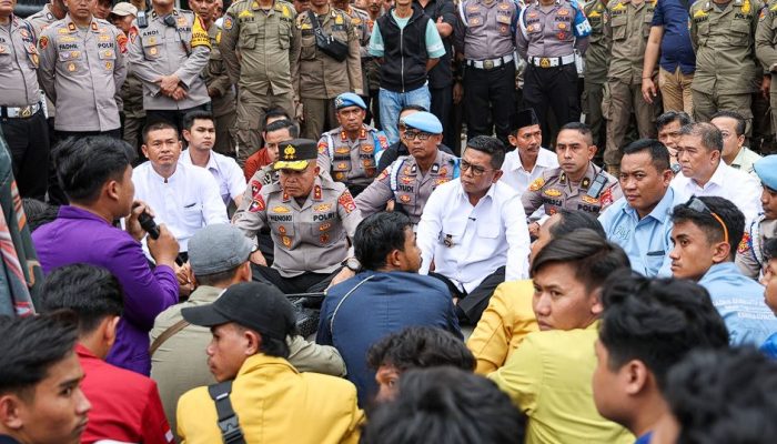 Temui Aliansi BEM, Gubernur Andra Soni Pastikan Partisipasi Mahasiswa di Musrenbang