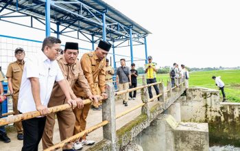 Tingkatkan Kendali Banjir Sungai Cirarab, Gubernur Andra Soni Pastikan Pintu Air Otomatis Berfungsi