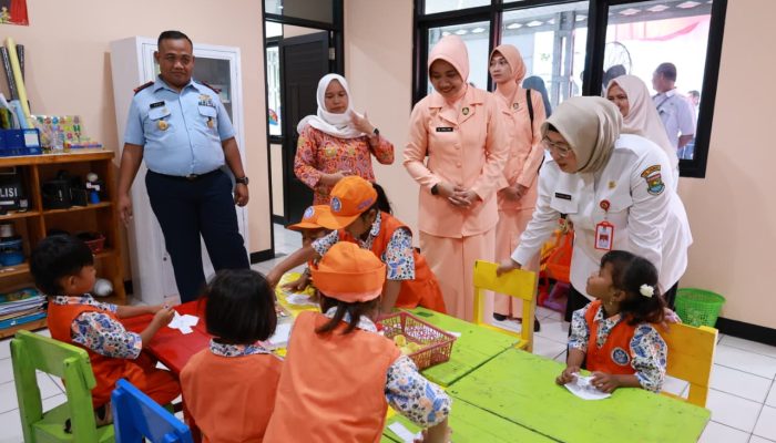 Wabup Intan Resmian Gedung TK Angkasa 14 Satrad 401 Tanjung Kait