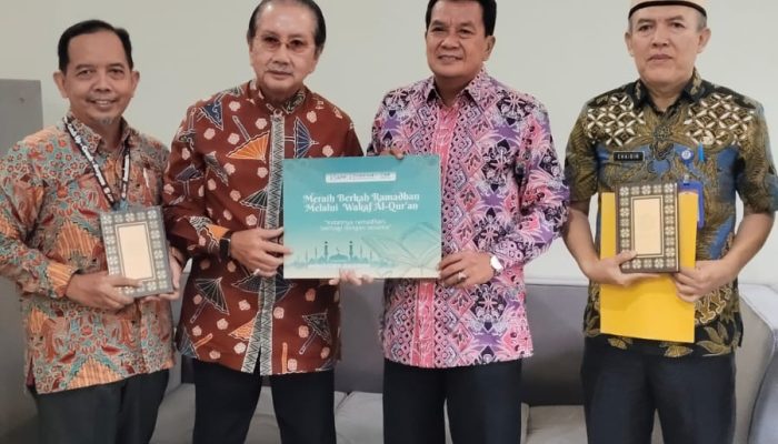 Perluas Akses Alquran di Daerah, PT IKPP Tangerang Serahkan Wakaf Alquran kepada Pemkab Tangerang