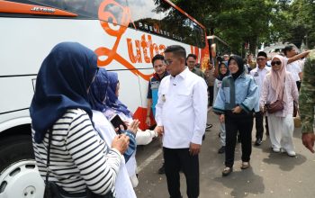 Gubernur Andra Soni Lepas 990 Peserta Program Mudik Gratis Pemprov Banten​