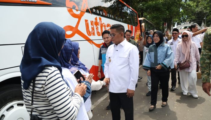 Gubernur Andra Soni Lepas 990 Peserta Program Mudik Gratis Pemprov Banten​