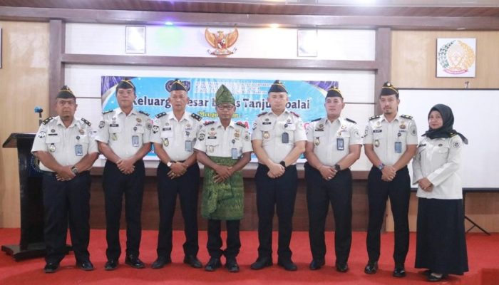 Lapas Tanjungbalai Lepas Pegawai Terbaik yang Memasuki Masa Purna Bakti