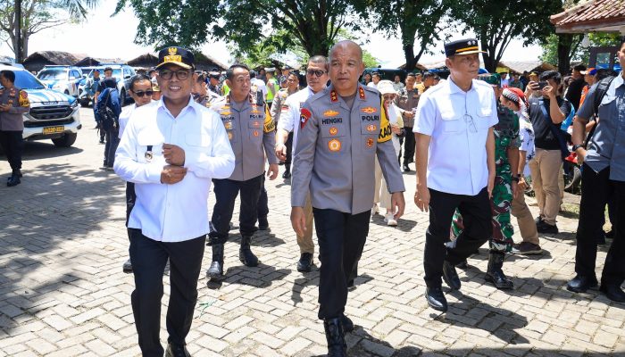 Pantau Pantai Anyer, Gubernur Andra Soni Prioritaskan Keamanan dan Kenyamanan Wisatawan