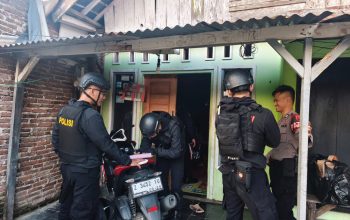 Patroli Subuh Operasi Ketupat, Polres Banjar Amankan 10 Botol Miras