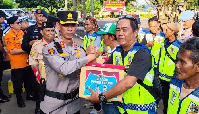 Polres Banjar Salurkan Sembako dan Perlengkapan Lalu Lintas untuk Mitra Polri Jelang Operasi Ketupat 2026