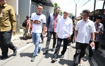 Program ‘Bang Andra’ Sulap Jalan Rusak di Lebak Jadi Mulus