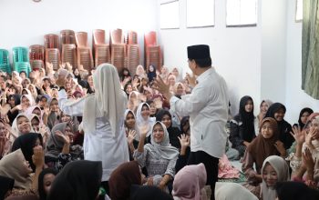 Salat Berjamaah Bersama Siswa di Wanasalam, Wagub Dimyati Beri Motivasi Belajar di Bulan Ramadan