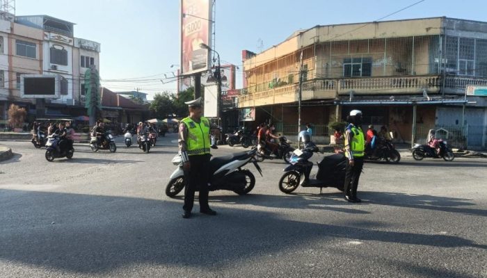 Sat Lantas Polres Tanjung Balai Amankan Pasar Tumpah