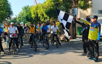 Aksi Gowes Bareng Warga, Camat Larangan Pantau Lokasi Rawan Banjir