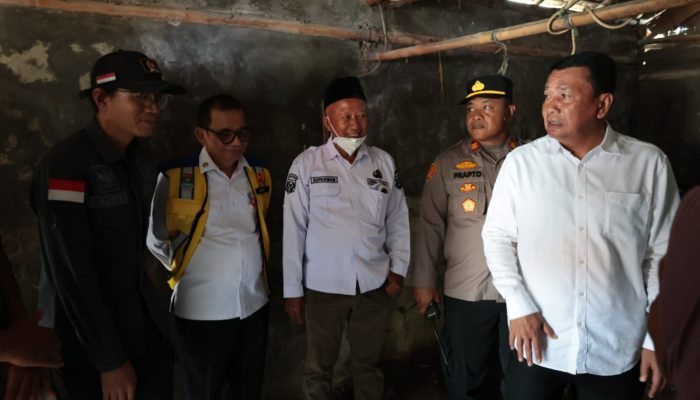 Bupati Beri Bantuan Pembangunan Rumah Layak Huni Bagi Warga Pakuhaji