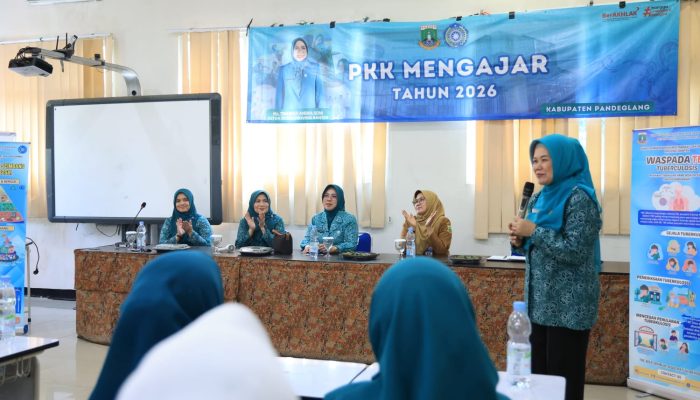 Gerakan PKK Mengajar, Tinawati Andra Soni Ajak Siswa Cegah Perundungan di Sekolah