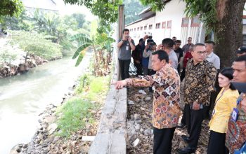 Bupati Tangerang Tinjau Progres Pembongkaran dan Normalisasi Kali Cirarab di Sepatan–Pasar Kemis