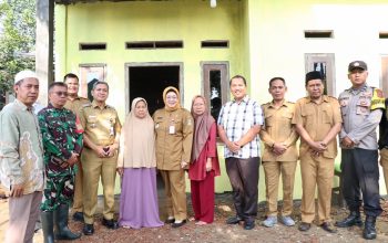 Intan Tinjau Progres Perbaikan Rumah Tidak Layak Huni di Desa Matagara