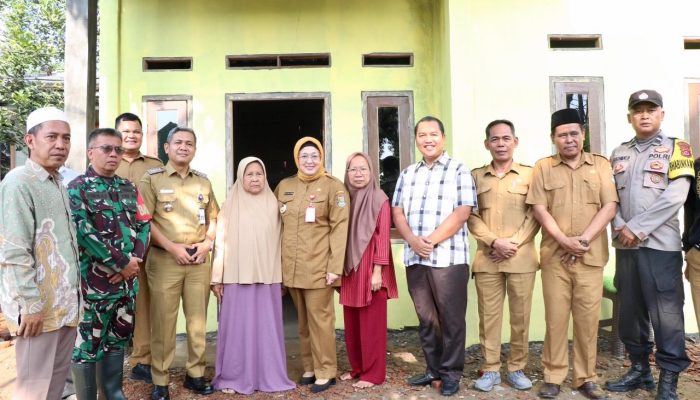 Intan Tinjau Progres Perbaikan Rumah Tidak Layak Huni di Desa Matagara