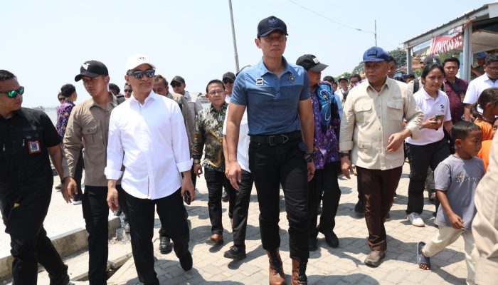Menko AHY dan Wagub Dimyati Tinjau Hasil Penataan Kampung Nelayan di Mauk Tangerang