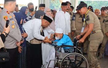 Pemko Tebing Tinggi Resmi Lepas 82 Jemaah Haji ke Tanah Suci, Didoakan Jadi Haji Mabrur