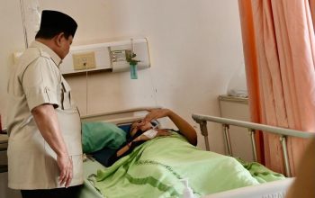 Presiden Jenguk Korban Kecelakaan Kereta di Stasiun Bekasi Timur3