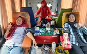 Targetkan 50 Kantong Darah, PMI Kecamatan Pinang Gelar Donor Darah di Rumah Wakil Walikota