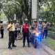 Amankan Bus Massa Buruh, Satsamapta Polresta Tangerang Patroli JPO