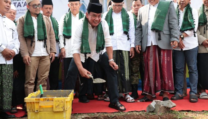 Bupati Maesyal Letakan Batu Pertama Masjid At-Ta’awun Perum Green Savana Citra Raya
