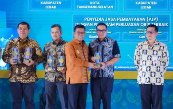 Pemkot Tangsel Raih 2 Penghargaan Digitalisasi Keuangan Daerah Terbaik dari BI