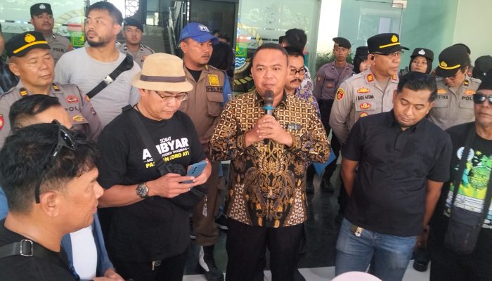 Ratusan Warga Tangerang “Kepung” Gedung Rakyat, Alamsyah: “Kebijakan BBM Ini Perampokan Daya Beli Rakyat!”