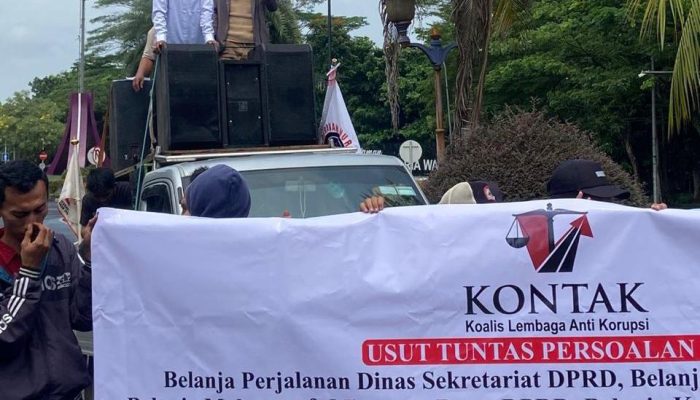Sekwan DPRD Kab Tangerang Didemo