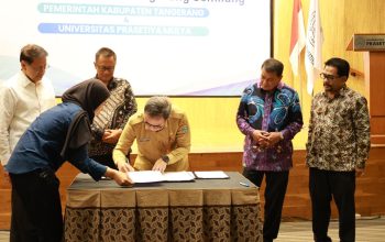 Bupati Bersama Rektor Universitas Prasetiya Mulya Saksikan Penandatanganan Kerjasama Beasiswa