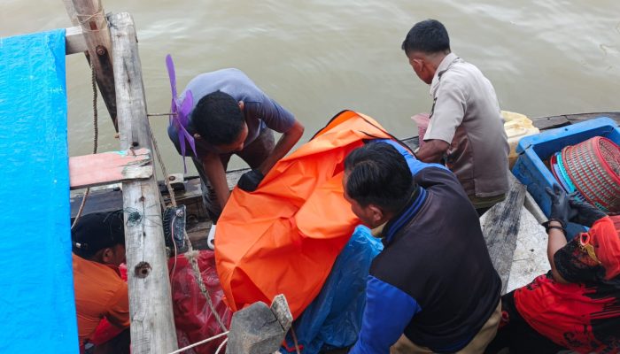 Geger, Nelayan Batu Bara Temukan Mayat Mr X di Perairan Selat Malaka