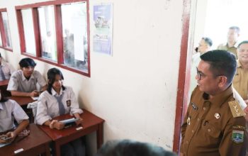 Gubernur Andra Soni Pantau Pelaksanaan MBG dan pra-SPMB