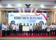 Gubernur Andra Soni Pimpin Penandatanganan Komitmen SPMB Ramah Tahun Ajaran 2026-2027