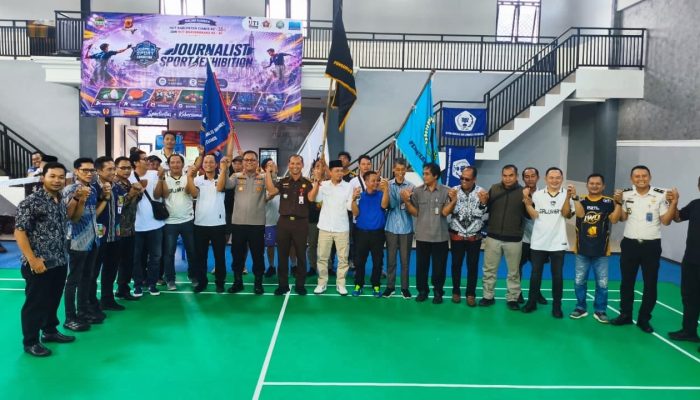 Kapolres Ciamis Buka Turnamen Bulu Tangkis Journalist Sport Exhibition